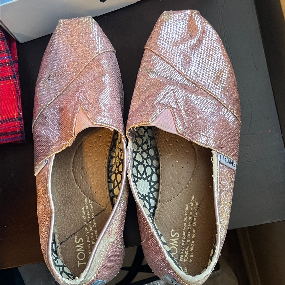 TOMS Women's Sparkling Pink Loafers